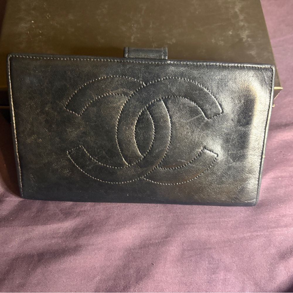 CHANEL VINTAGE LONG LEATHER WALLET, BLACK